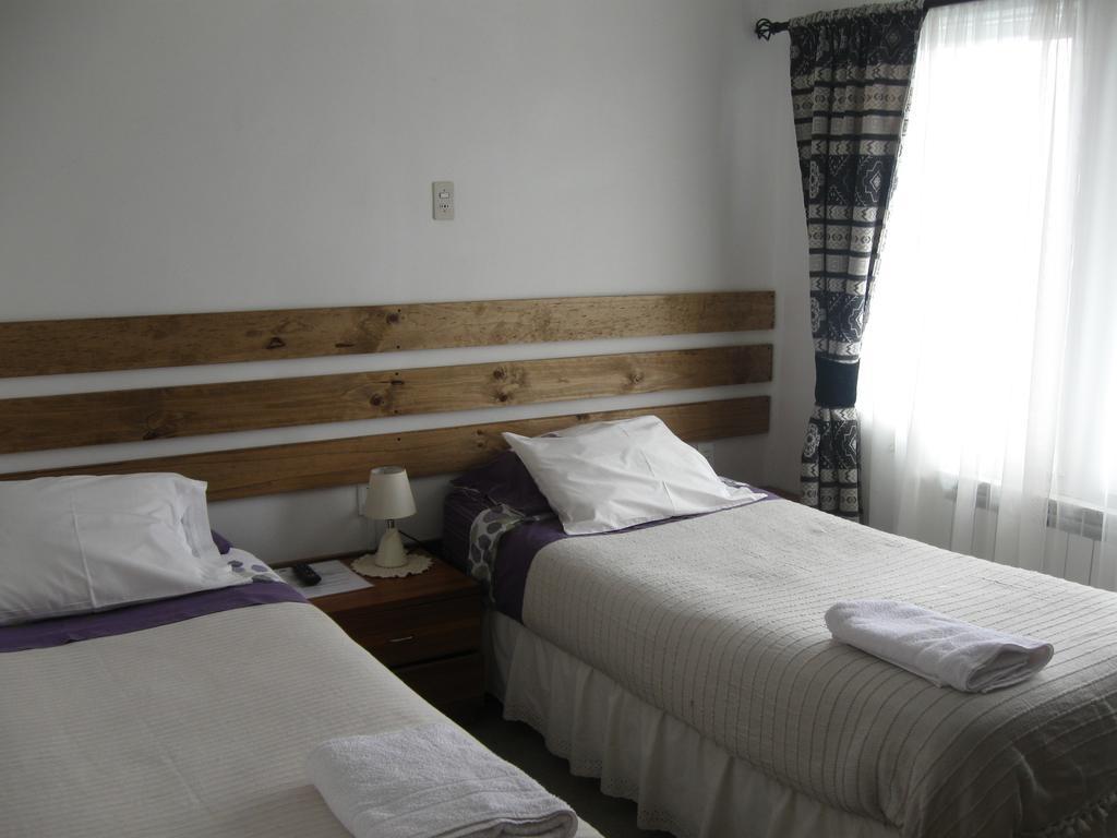 Hostal Yemel Puerto Natales Ruang foto